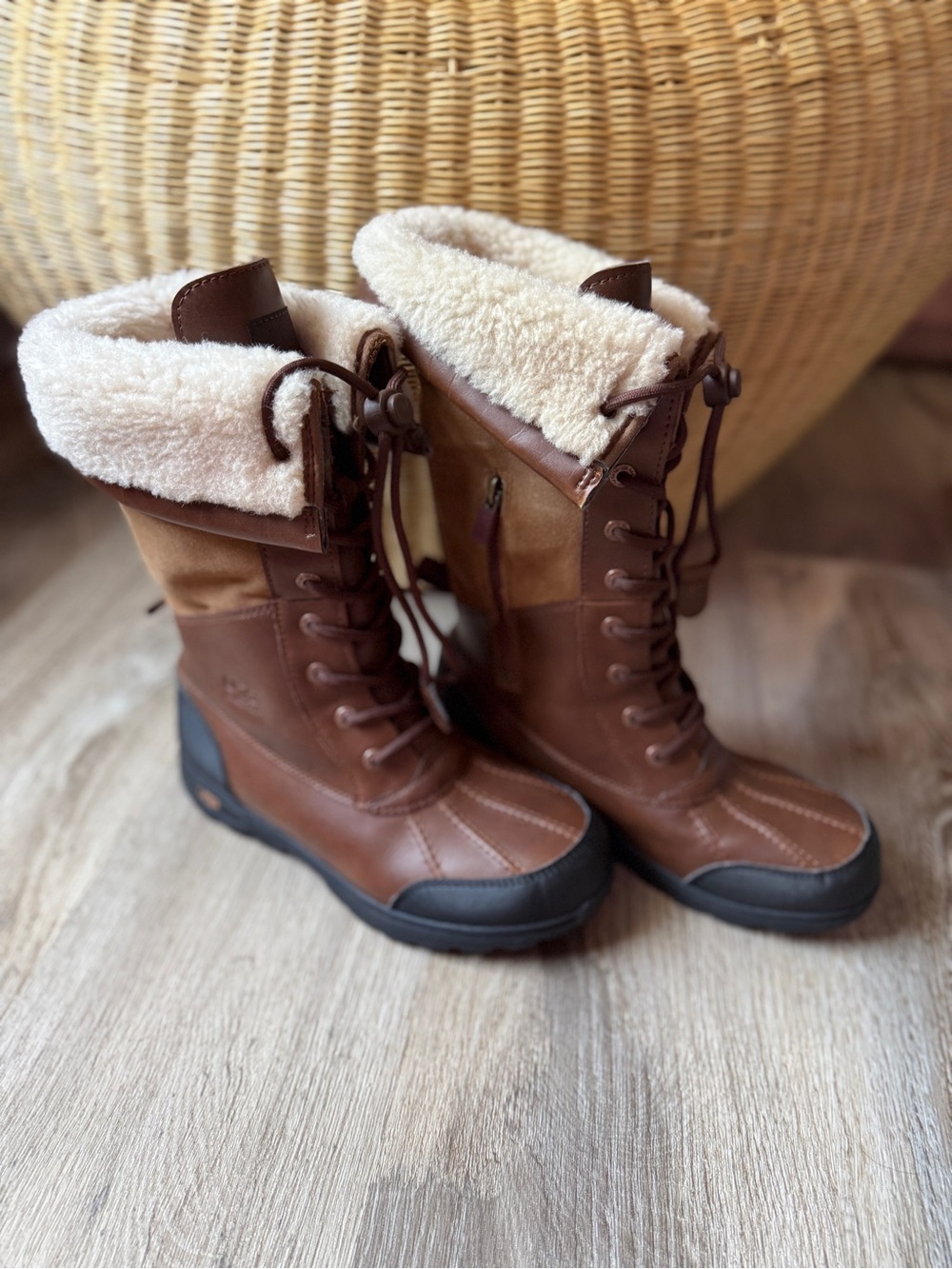 UGG AUSTRALIA BUTTE II TOGGLE TALL BOOT/BROWN women’s size 5